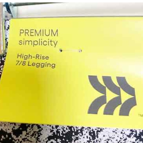 All In Motion Simplicity Marble Print Contour High-Rise 7/8 Leggings size Medium - Picture 12 of 16